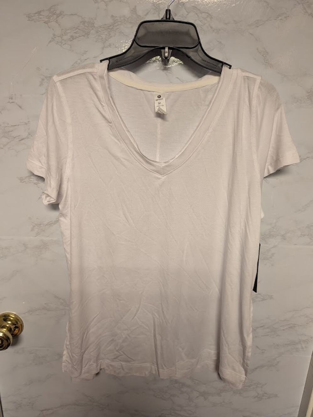 NEW 90 Degree white tee Vneck short sleeves workout casual size medium basics